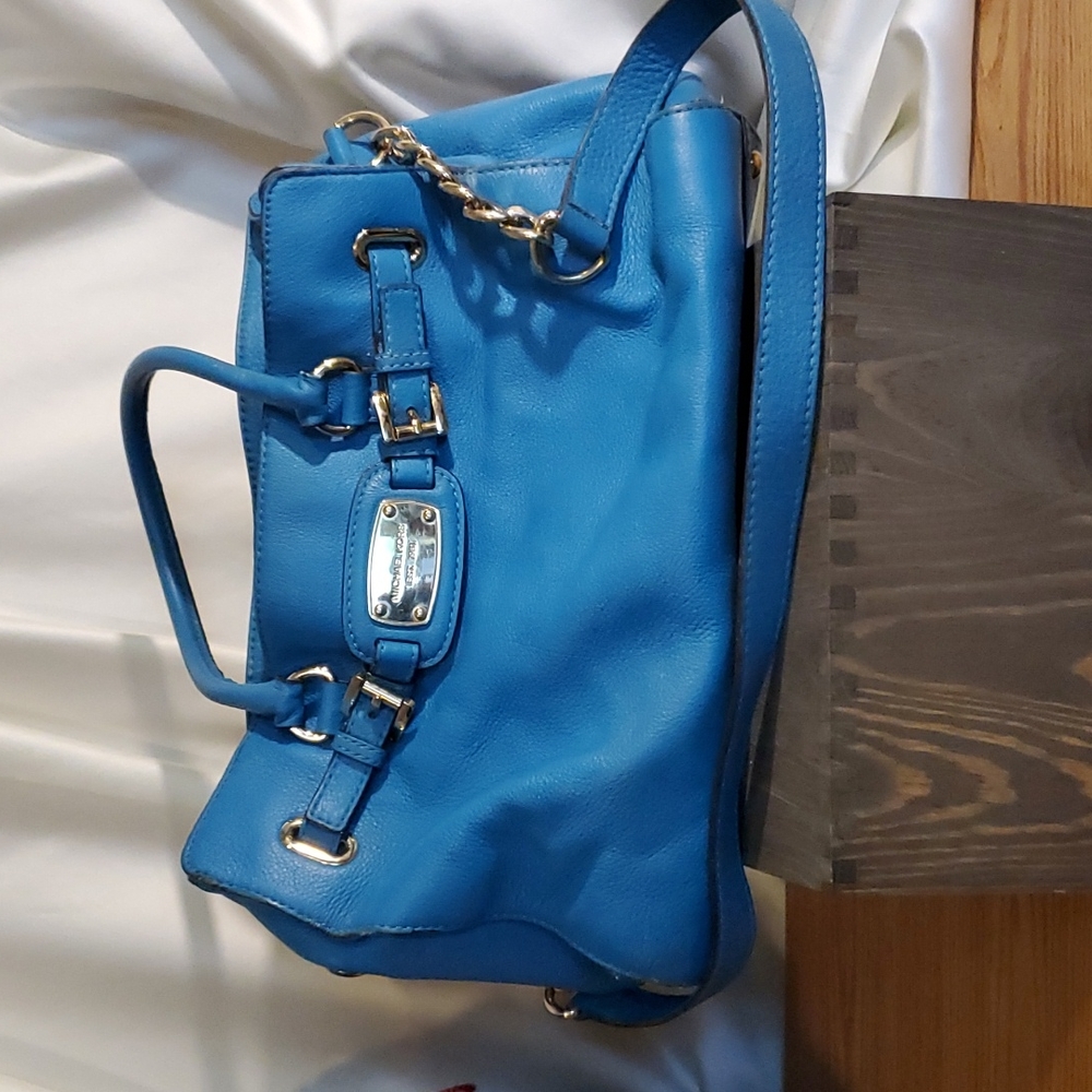 Michael Kors Hamilton Turquoise Blue Leather Bag with Chains. Perfect for season
